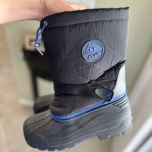 Boys Snow Boots Size 5